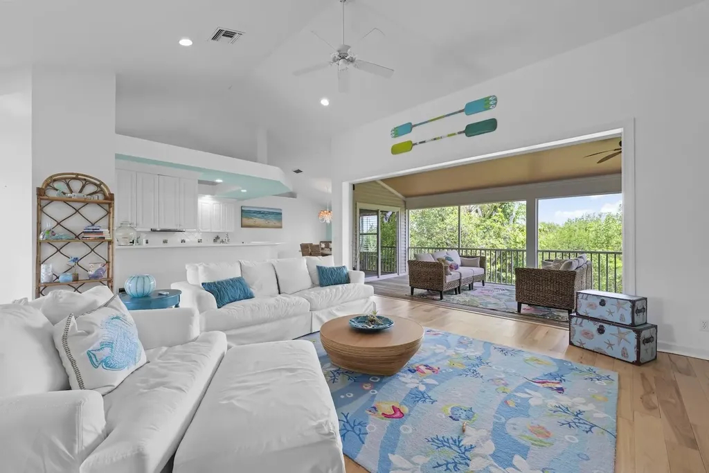 1858 Farm Trail Sanibel FL 33957