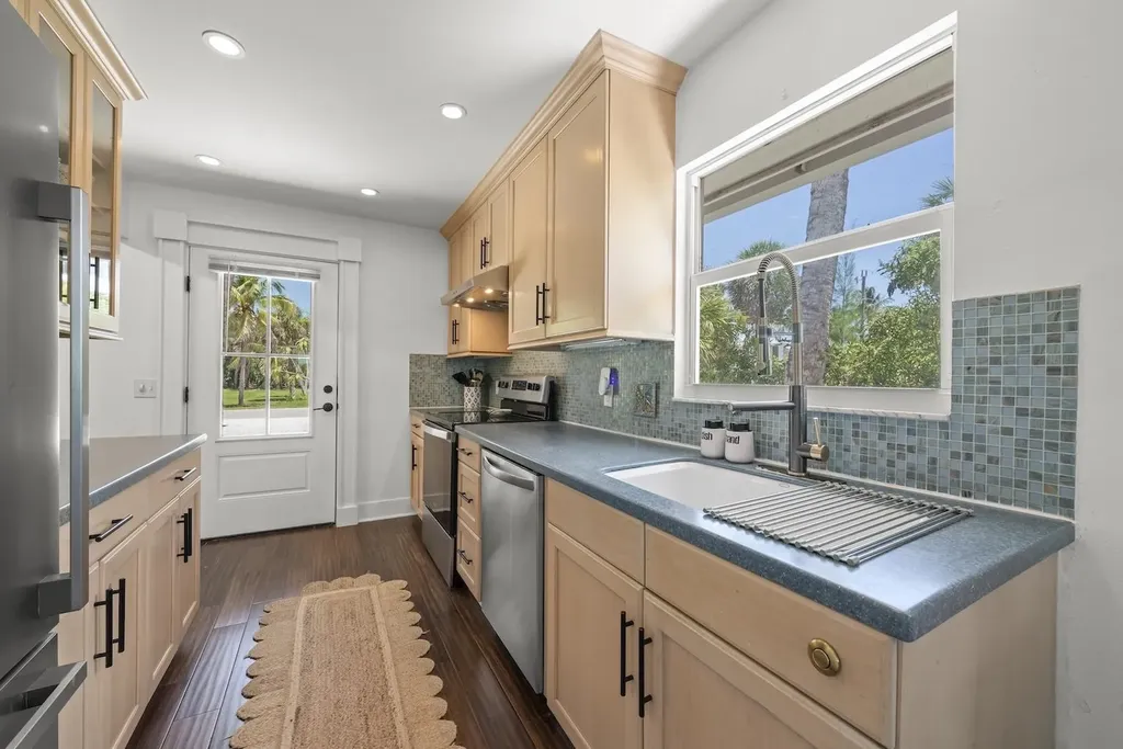 2539 Coconut Drive Sanibel FL 33957