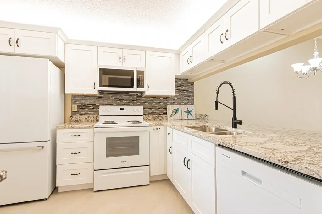 9275 Lake Park Drive Fort Myers FL 33919