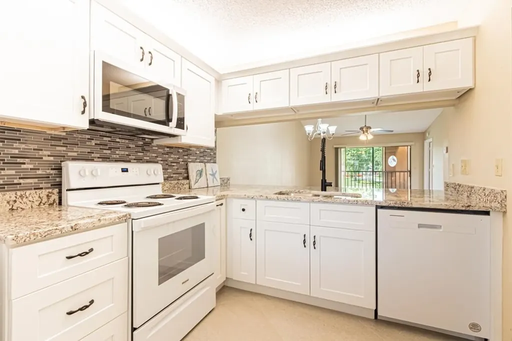 9275 Lake Park Drive Fort Myers FL 33919