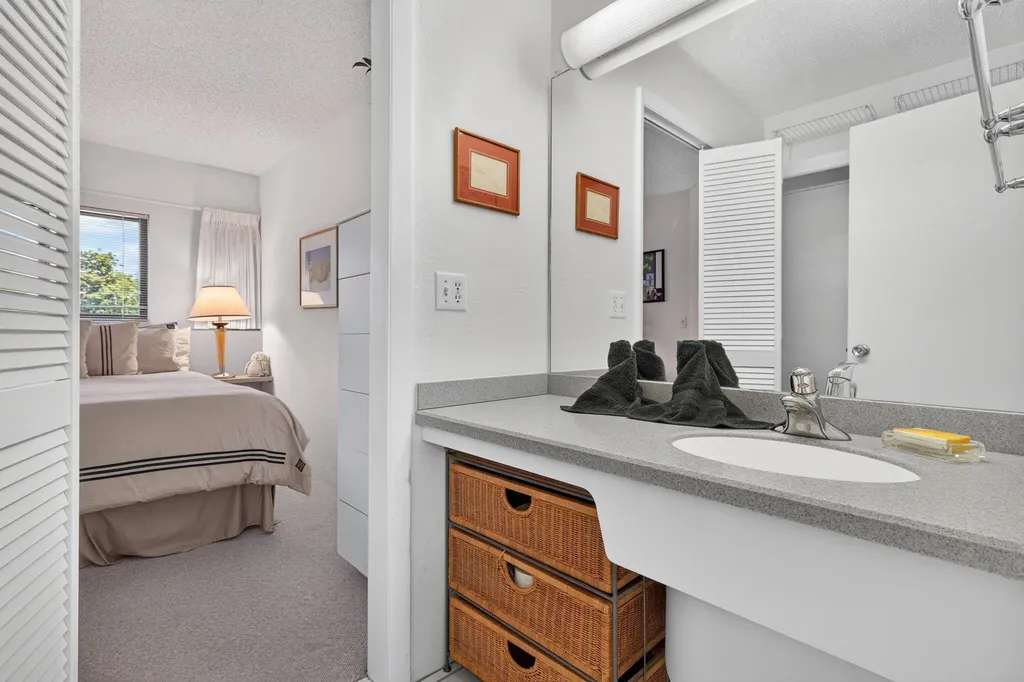 1250 Tennisplace Court Sanibel FL 33957