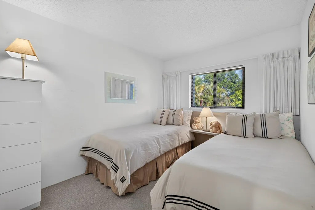 1250 Tennisplace Court Sanibel FL 33957