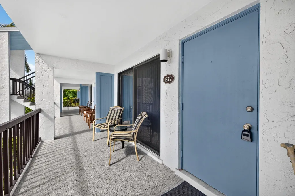 1250 Tennisplace Court Sanibel FL 33957