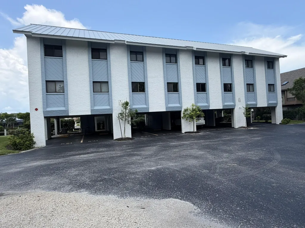 1250 Tennisplace Court Sanibel FL 33957