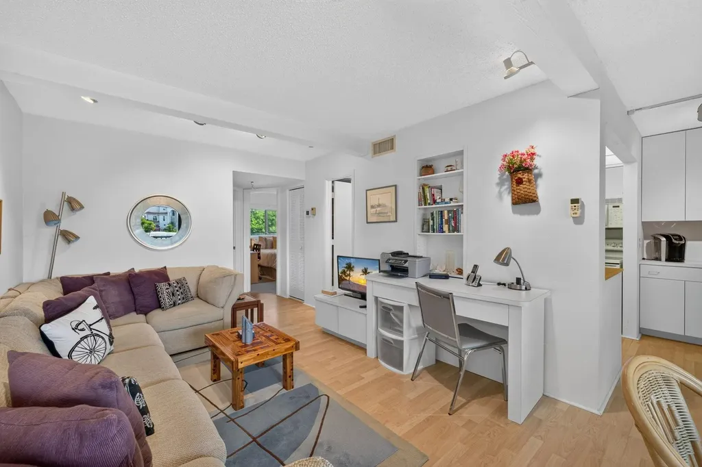 1250 Tennisplace Court Sanibel FL 33957