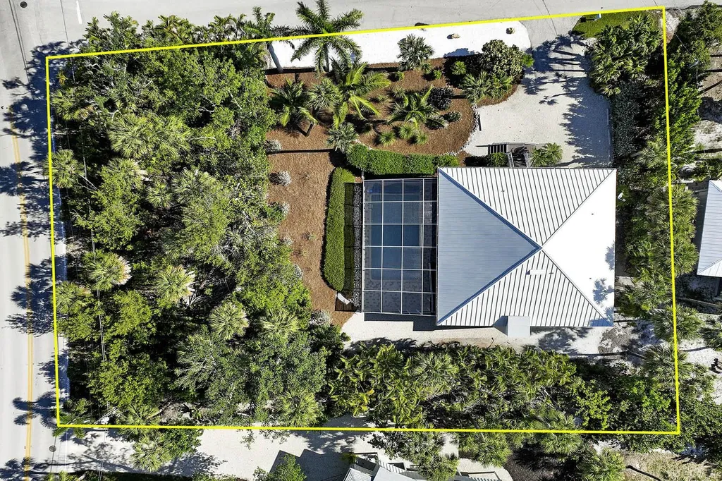 1225 Junonia Street Sanibel FL 33957
