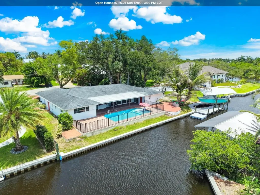 1040 Edgemere Drive Fort Myers FL 33919
