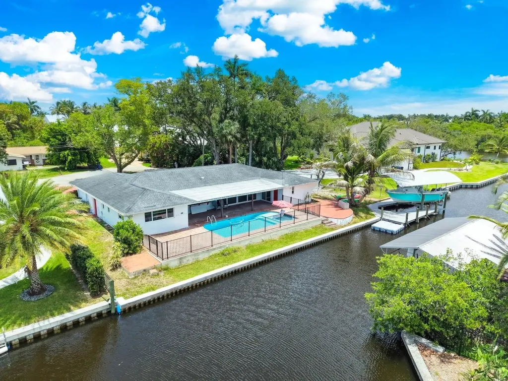 1040 Edgemere Drive Fort Myers FL 33919