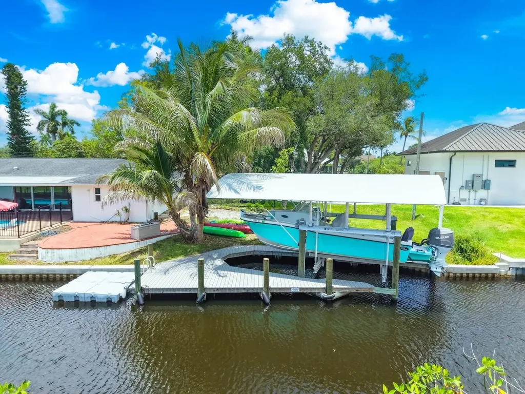 1040 Edgemere Drive Fort Myers FL 33919