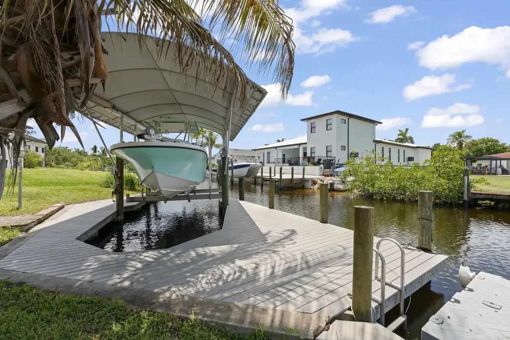 1040 Edgemere Drive Fort Myers FL 33919