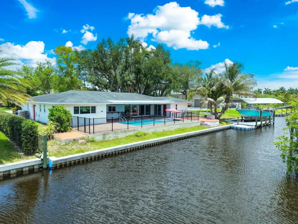 1040 Edgemere Drive Fort Myers FL 33919