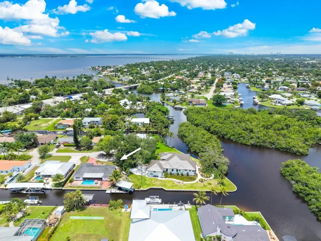 1040 Edgemere Drive Fort Myers FL 33919
