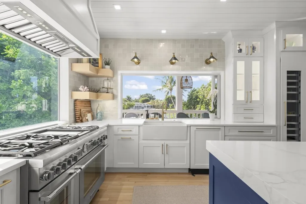 1048 Kings Crown Drive Sanibel FL 33957