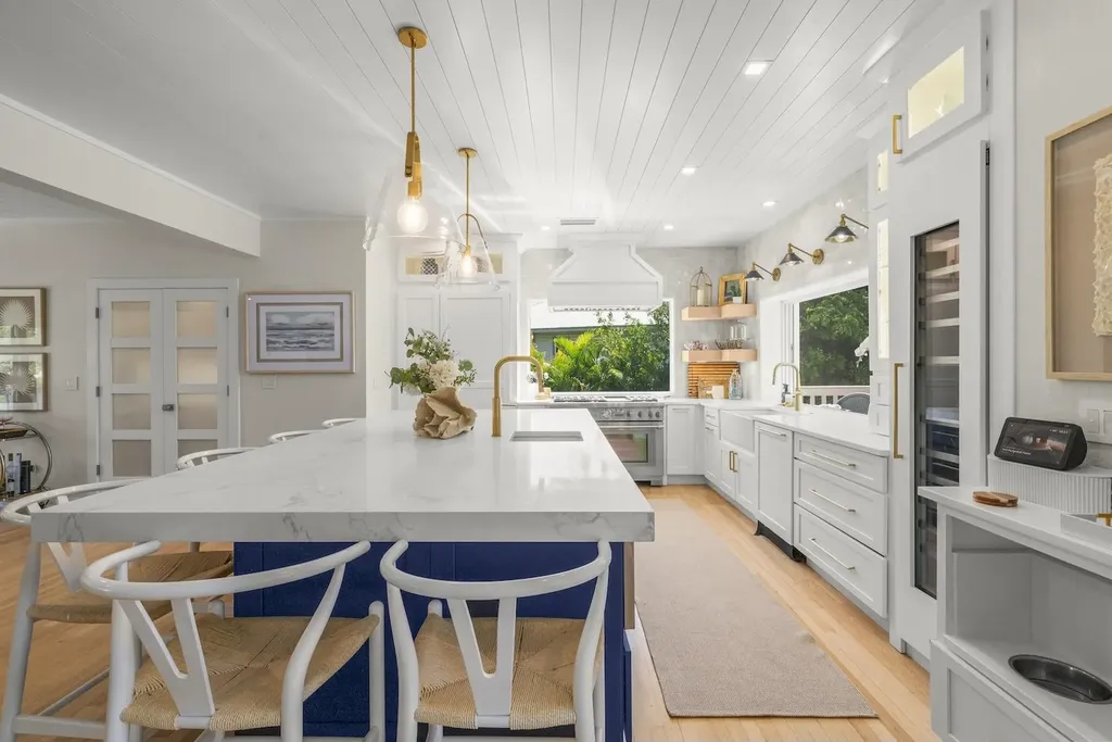 1048 Kings Crown Drive Sanibel FL 33957