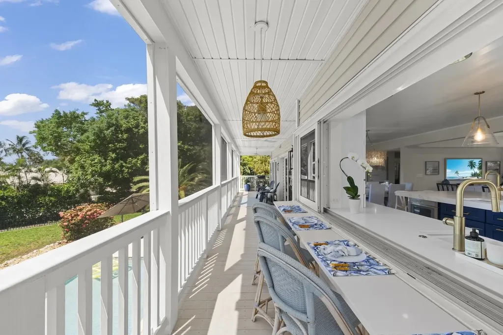 1048 Kings Crown Drive Sanibel FL 33957