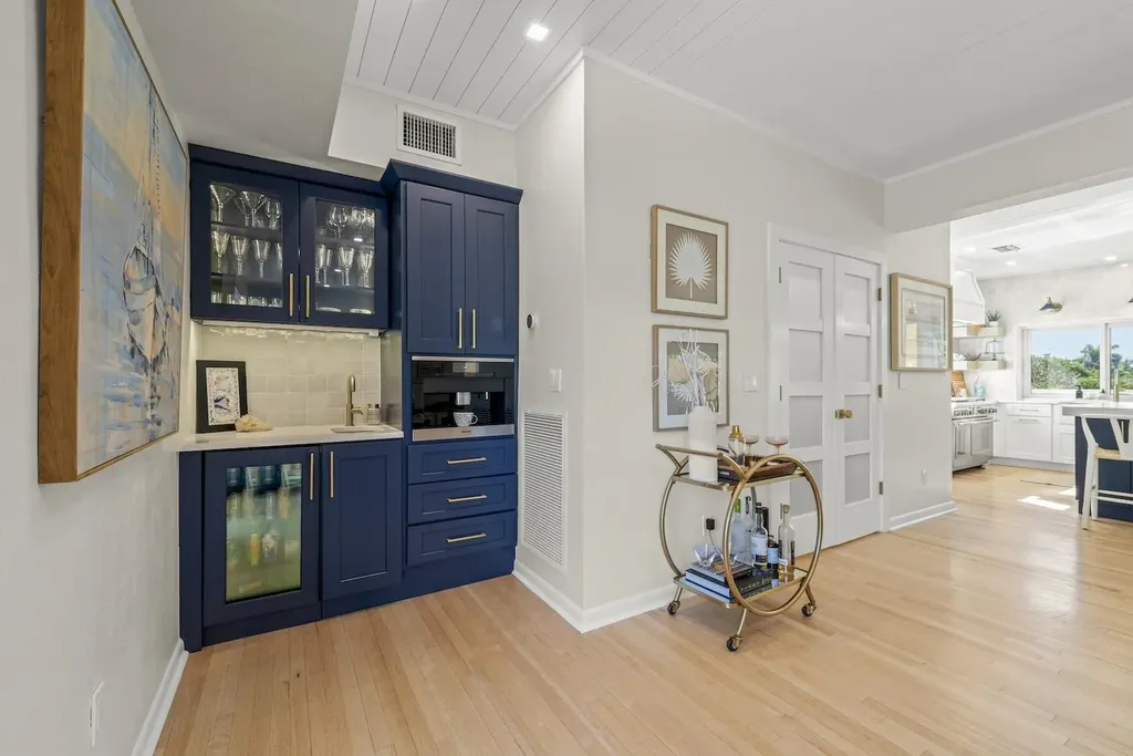 1048 Kings Crown Drive Sanibel FL 33957