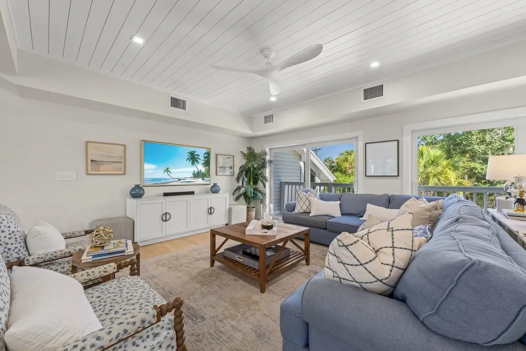1048 Kings Crown Drive Sanibel FL 33957