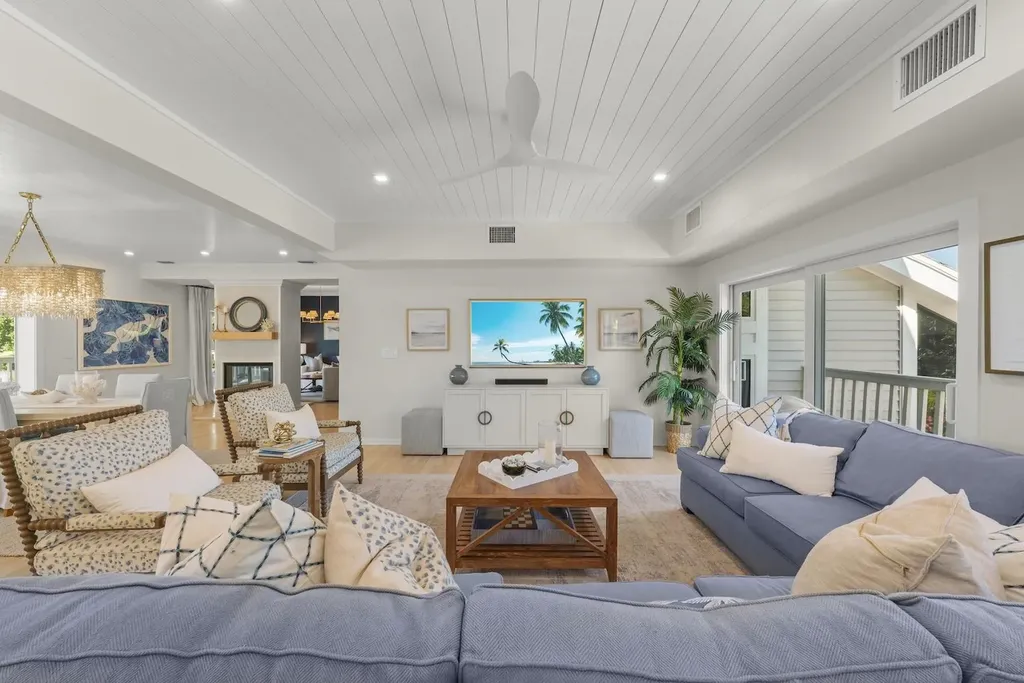 1048 Kings Crown Drive Sanibel FL 33957