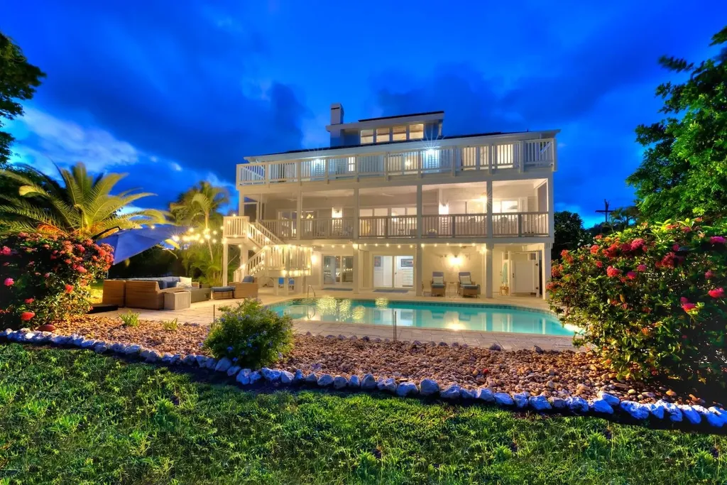 1048 Kings Crown Drive Sanibel FL 33957