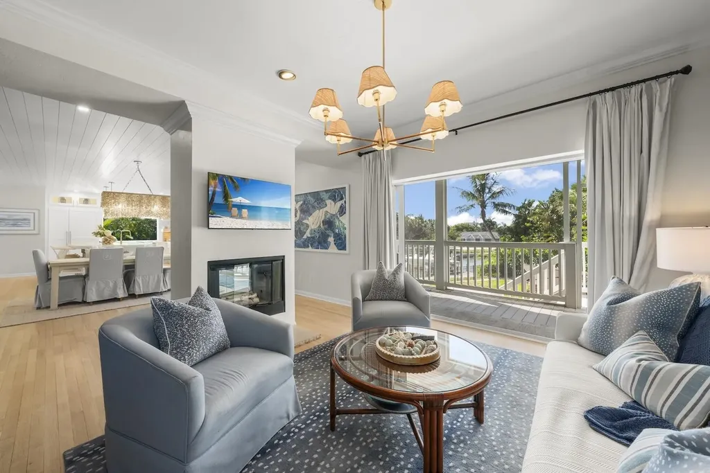 1048 Kings Crown Drive Sanibel FL 33957