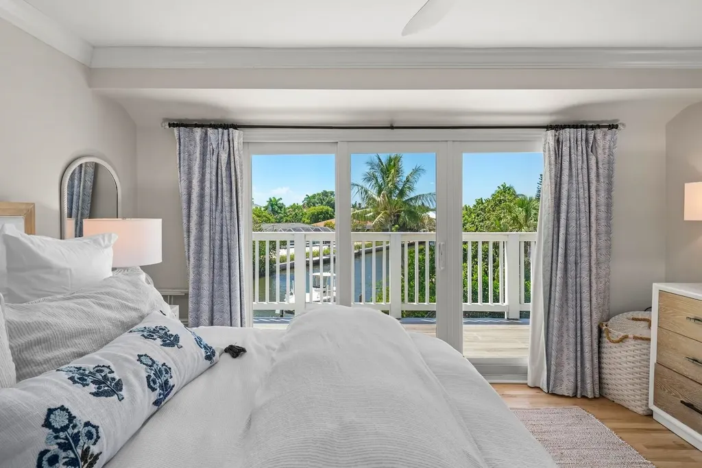 1048 Kings Crown Drive Sanibel FL 33957
