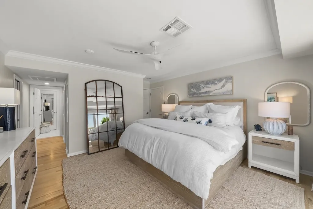 1048 Kings Crown Drive Sanibel FL 33957