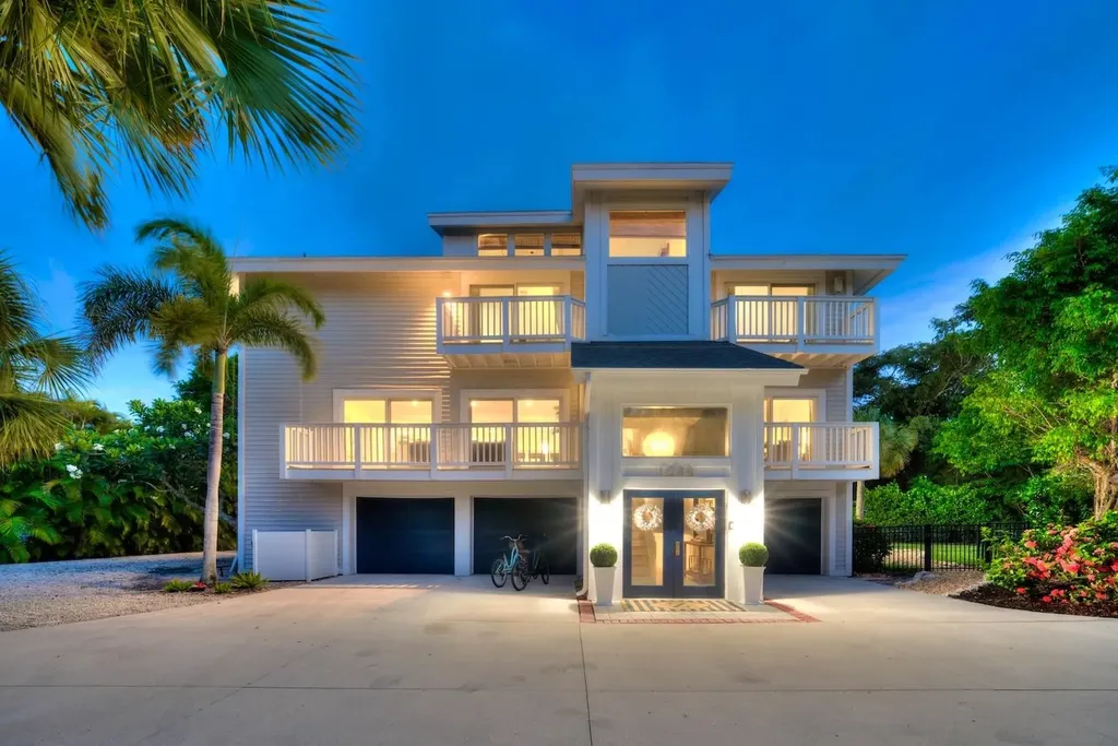 1048 Kings Crown Drive Sanibel FL 33957