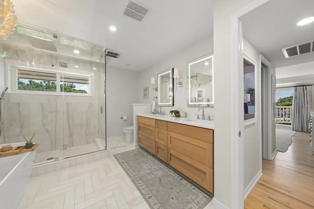 1048 Kings Crown Drive Sanibel FL 33957