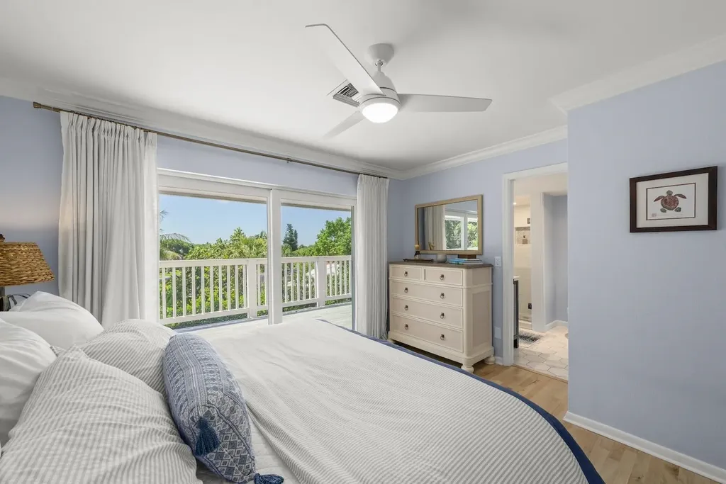 1048 Kings Crown Drive Sanibel FL 33957