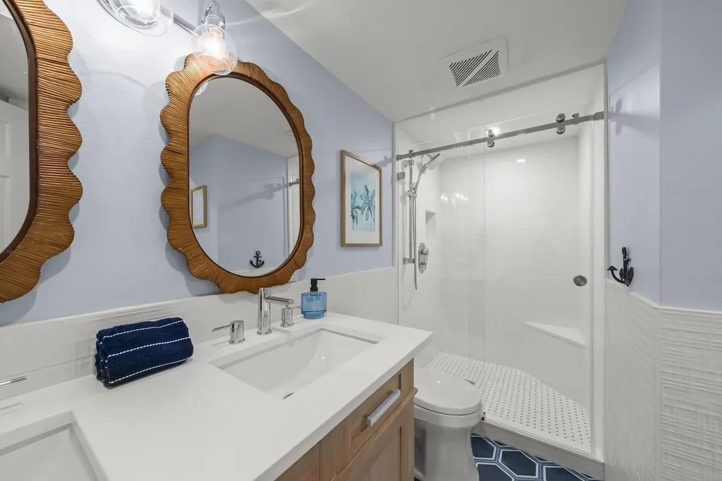 1048 Kings Crown Drive Sanibel FL 33957