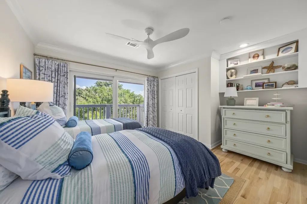 1048 Kings Crown Drive Sanibel FL 33957