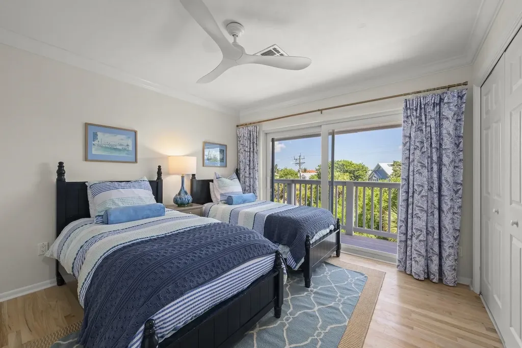 1048 Kings Crown Drive Sanibel FL 33957