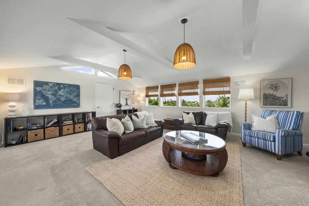 1048 Kings Crown Drive Sanibel FL 33957