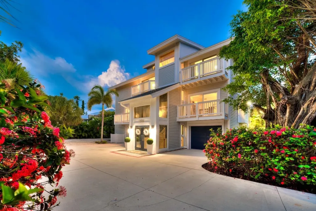 1048 Kings Crown Drive Sanibel FL 33957