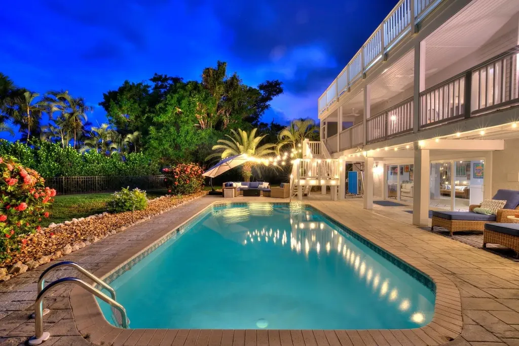1048 Kings Crown Drive Sanibel FL 33957