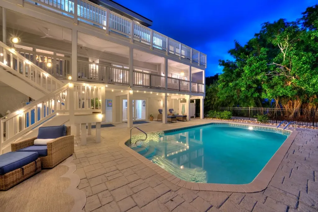 1048 Kings Crown Drive Sanibel FL 33957