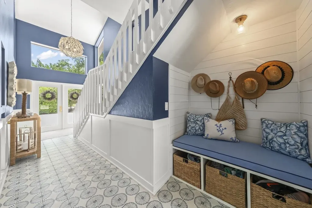 1048 Kings Crown Drive Sanibel FL 33957