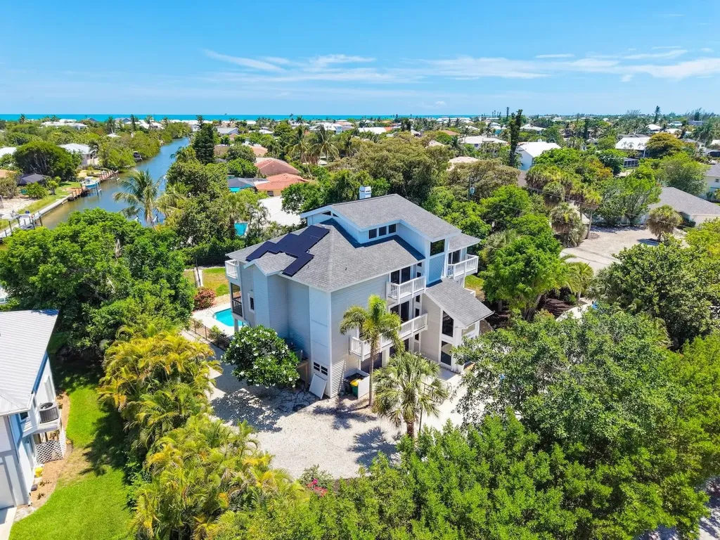 1048 Kings Crown Drive Sanibel FL 33957