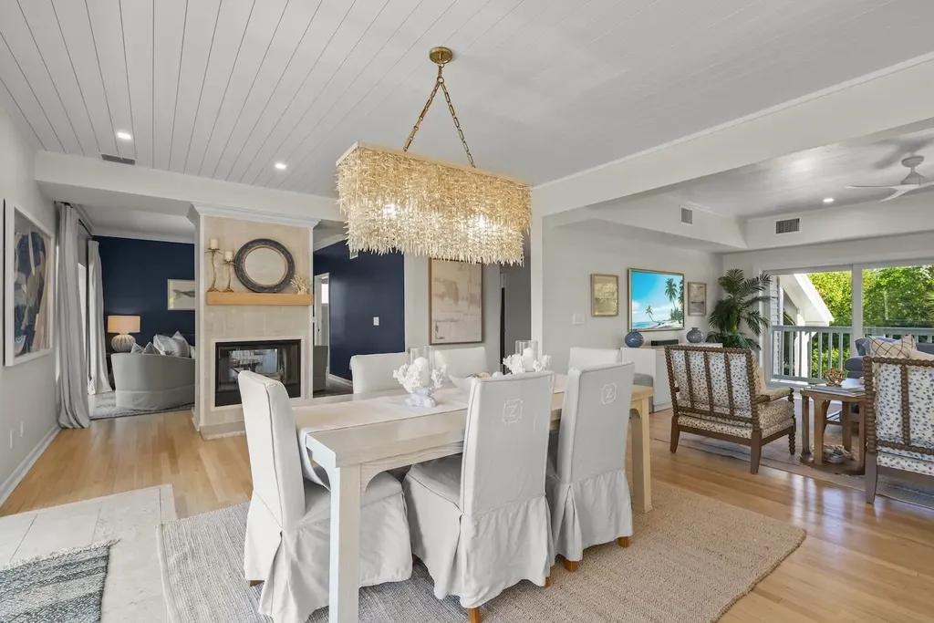 1048 Kings Crown Drive Sanibel FL 33957