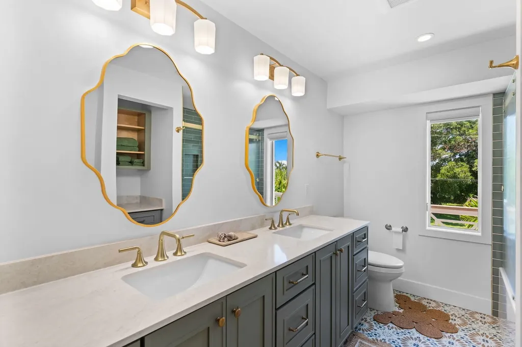 954 Whelk Drive Sanibel FL 33957