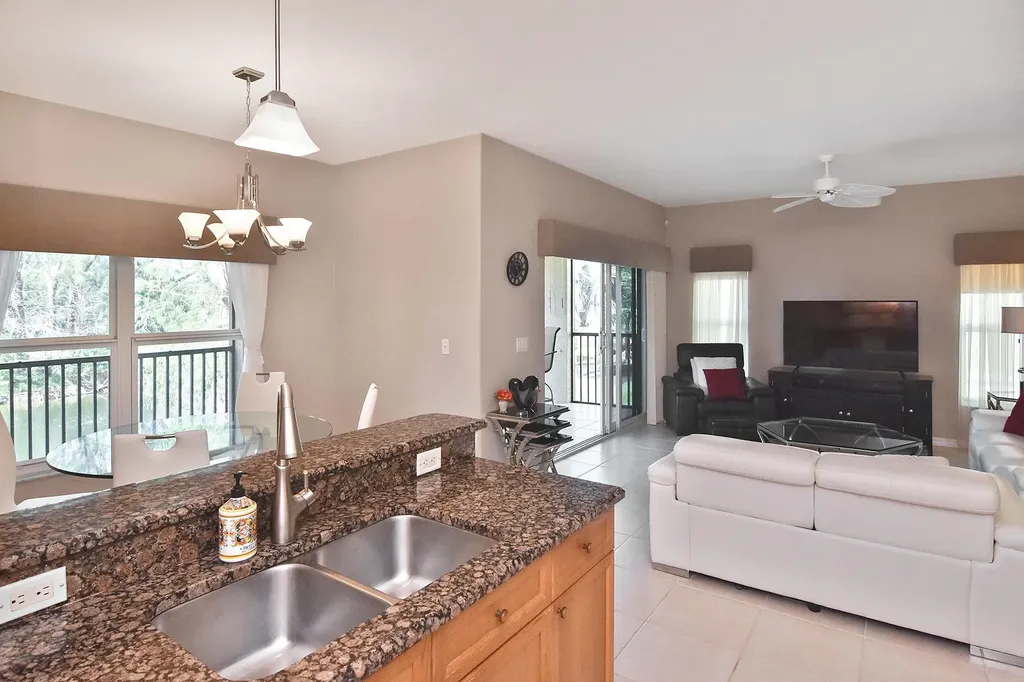 10021 Lake Cove Fort Myers FL 33908