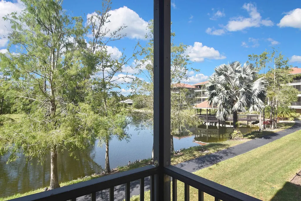 10021 Lake Cove Fort Myers FL 33908