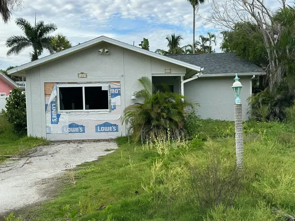 1653 Atlanta Plaza Sanibel FL 33957