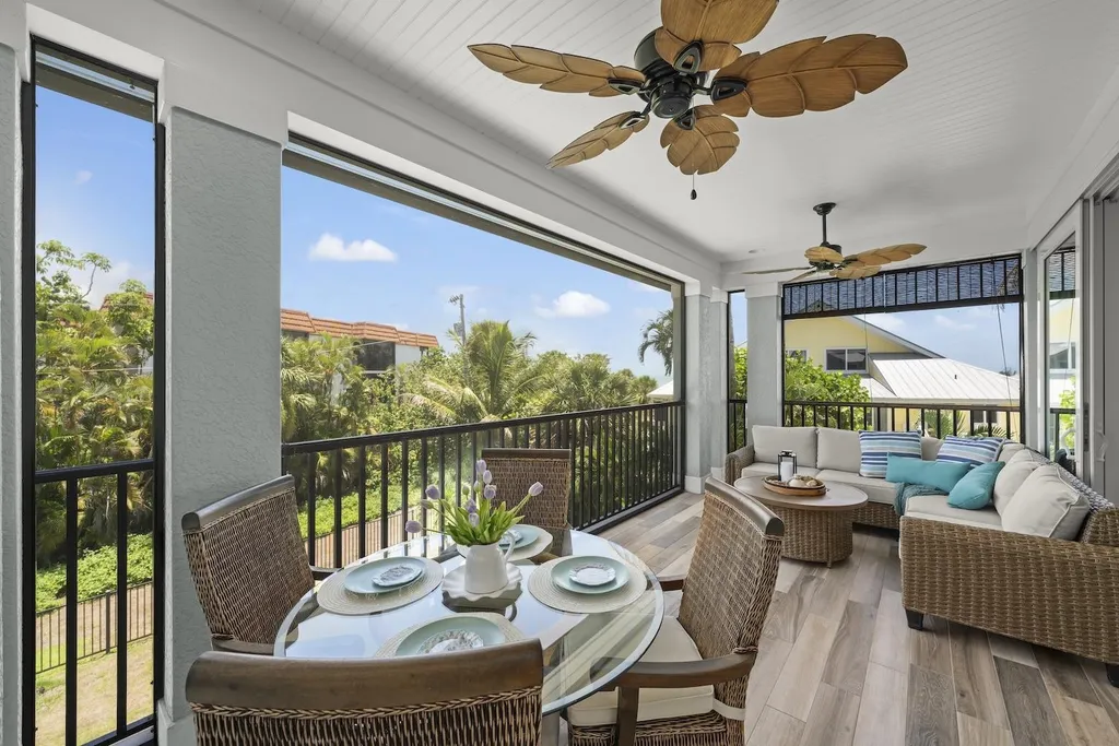 1114 Seagrape Lane Sanibel FL 33957