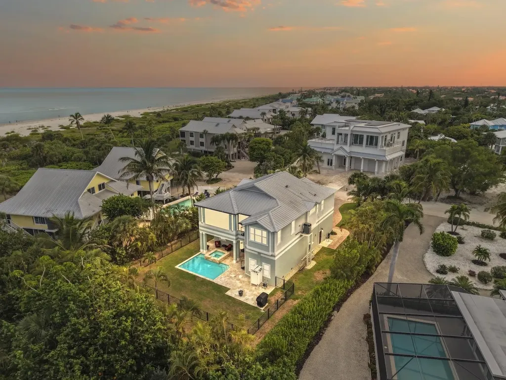 1114 Seagrape Lane Sanibel FL 33957