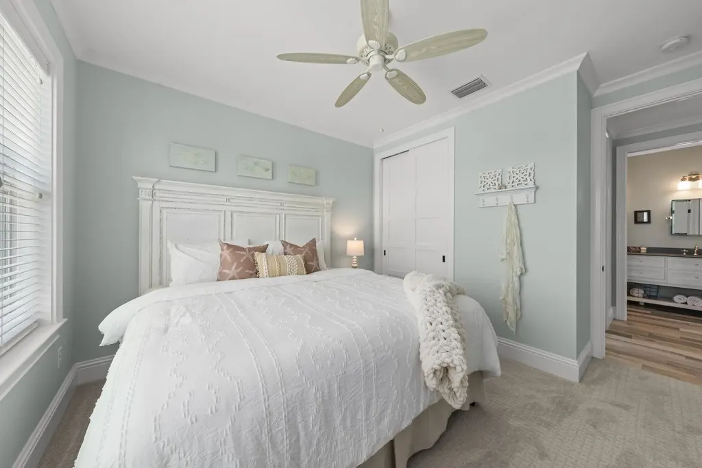 1114 Seagrape Lane Sanibel FL 33957