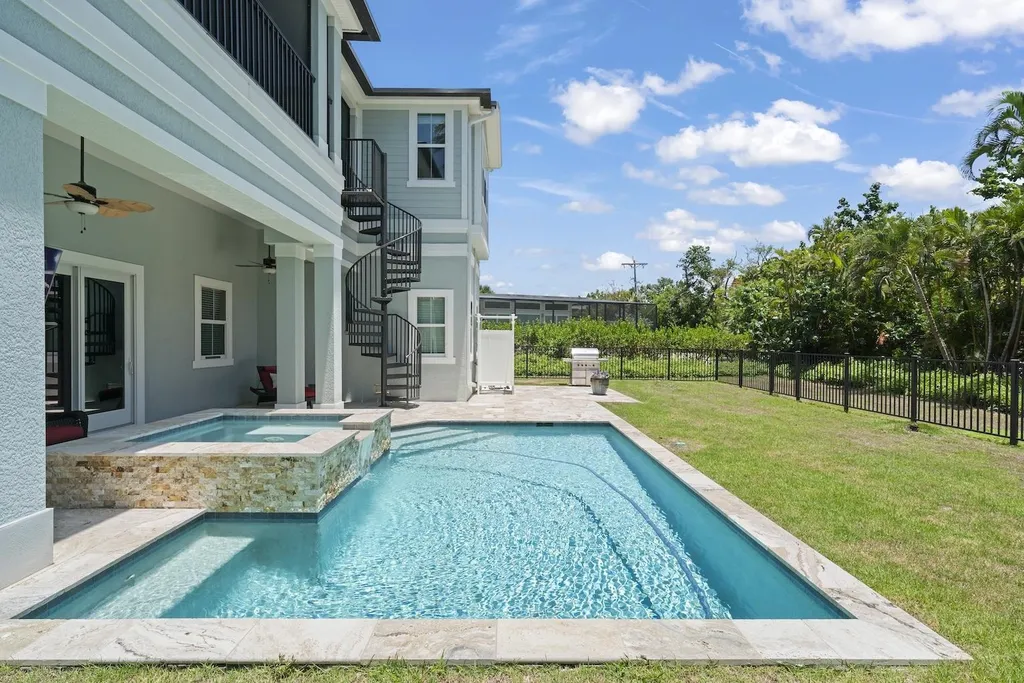 1114 Seagrape Lane Sanibel FL 33957
