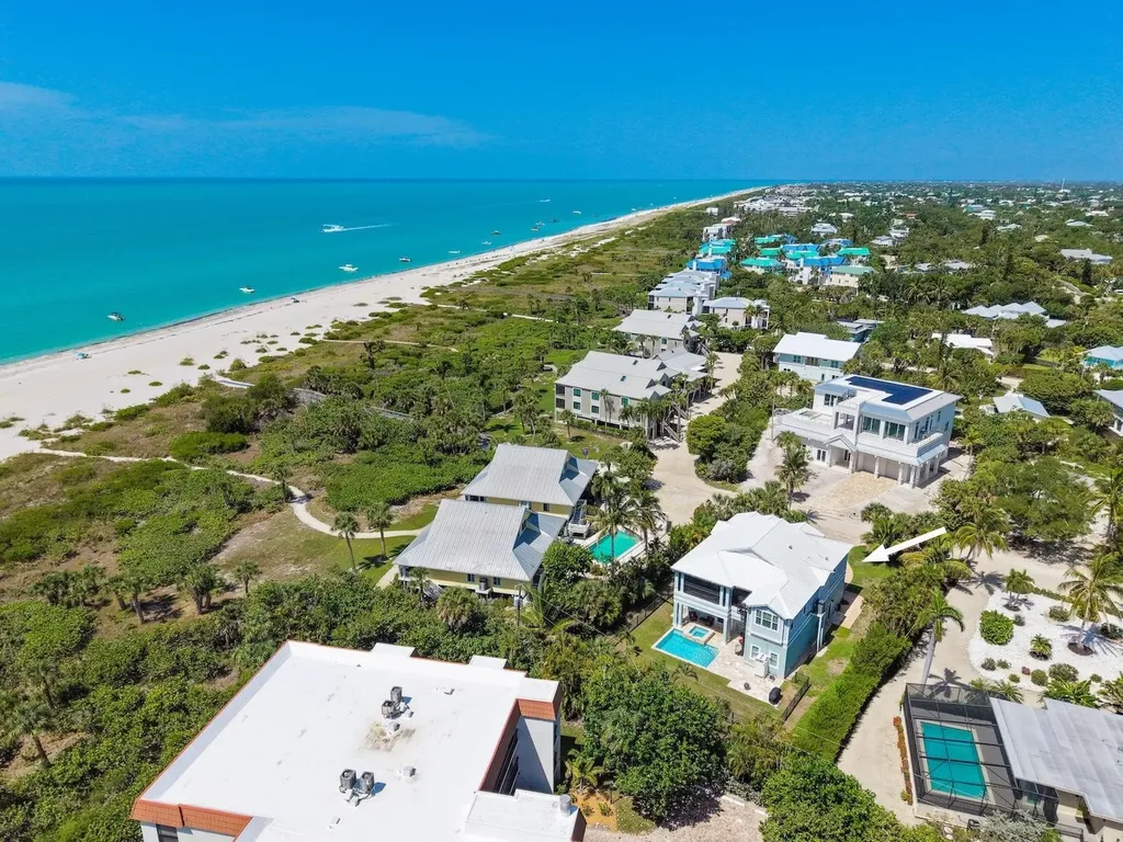 1114 Seagrape Lane Sanibel FL 33957