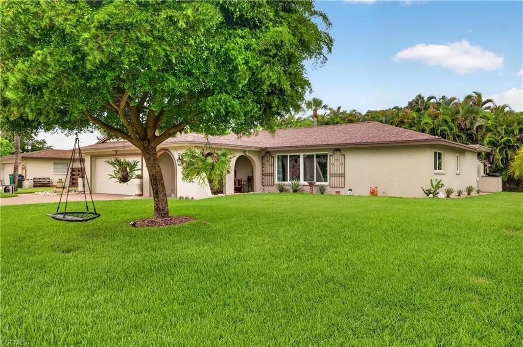 833 North Town And River Drive Fort Myers FL 33919