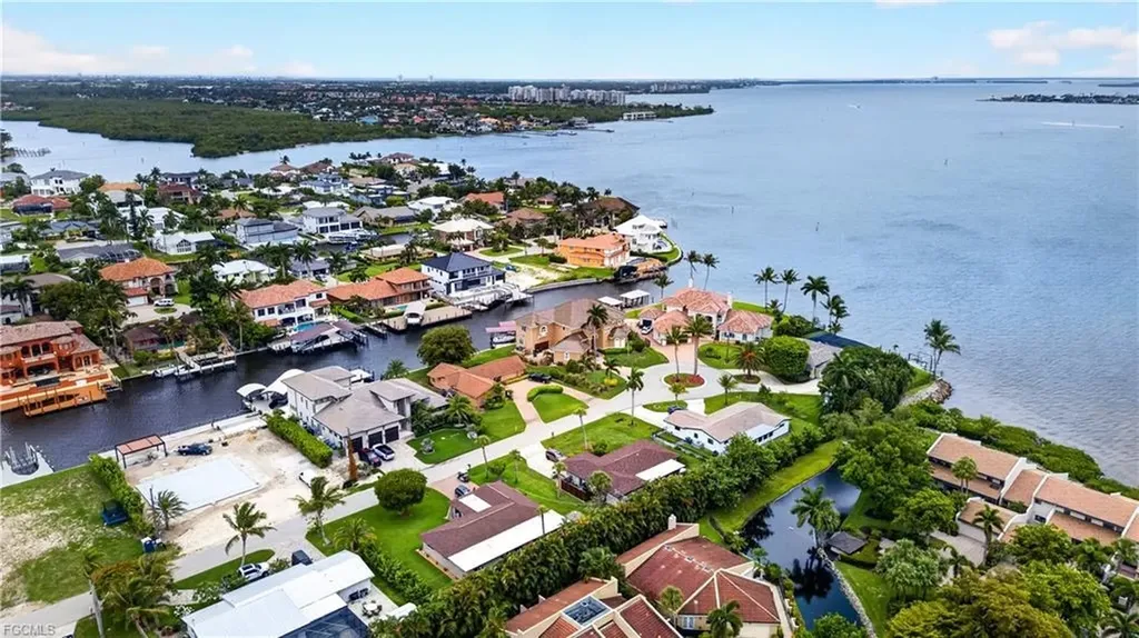 833 North Town And River Drive Fort Myers FL 33919